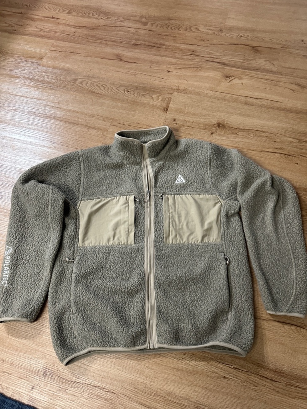 CAG Nike fleese jacket size small